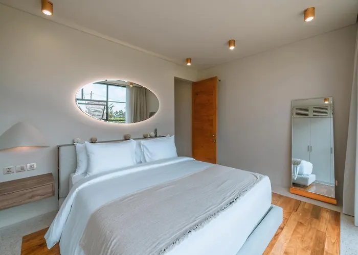 Vesna Townhouse - Stylish Hi-end Townhouse