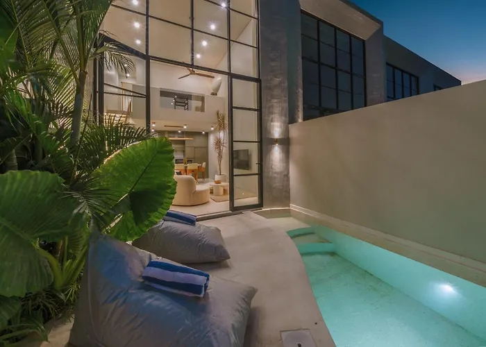 Vesna Townhouse - Stylish Hi-end Townhouse *