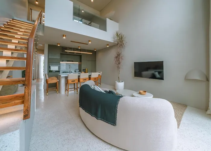 Vesna Townhouse - Stylish Hi-end Townhouse *