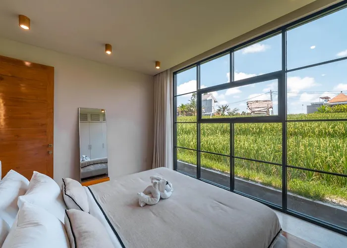 Vesna Townhouse - Stylish Hi-end Townhouse