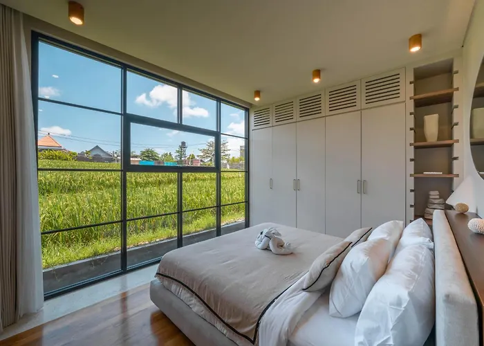 Vesna Townhouse - Stylish Hi-end Townhouse Villa *